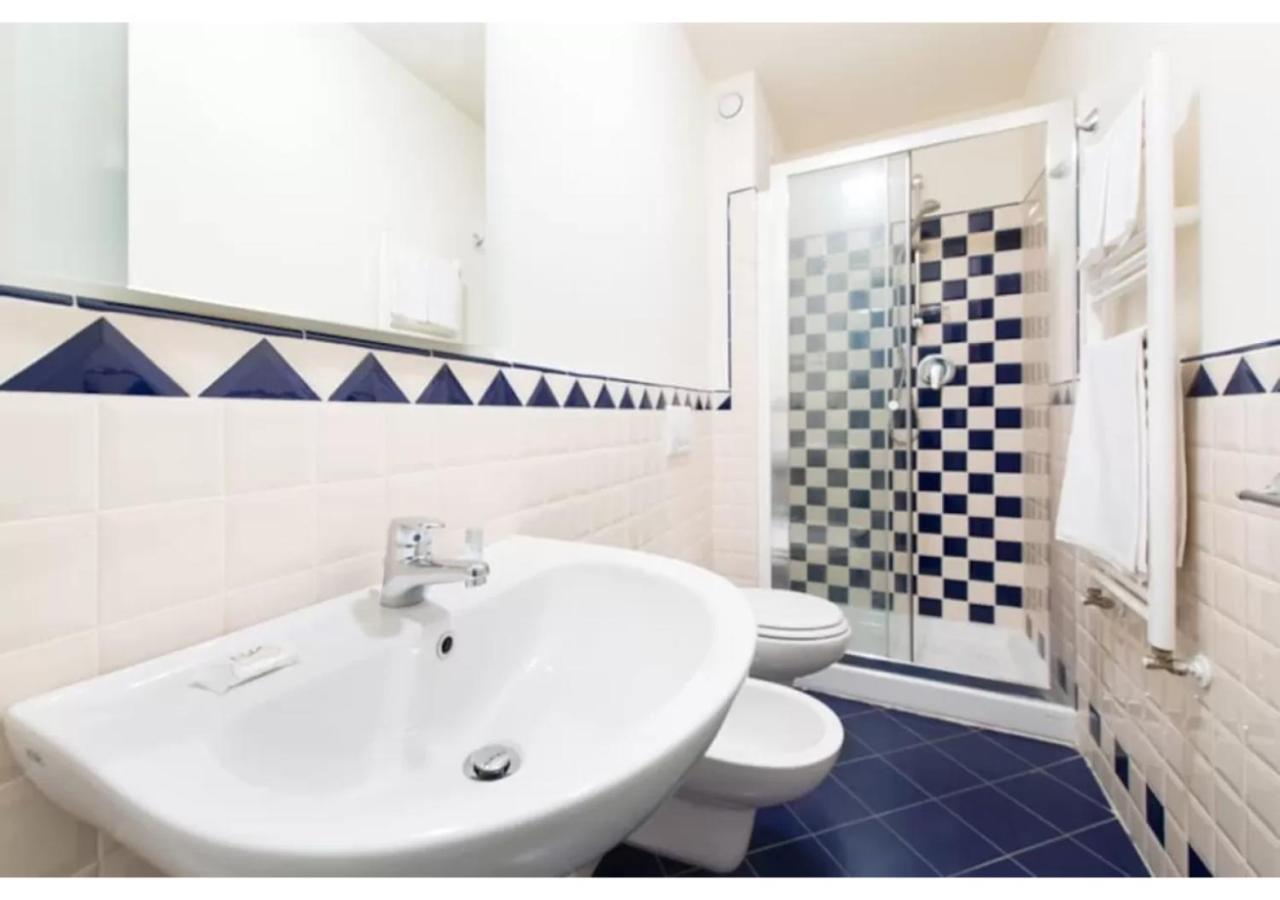 Palazzo Piazza Mazzini Hotel Pescia Luaran gambar