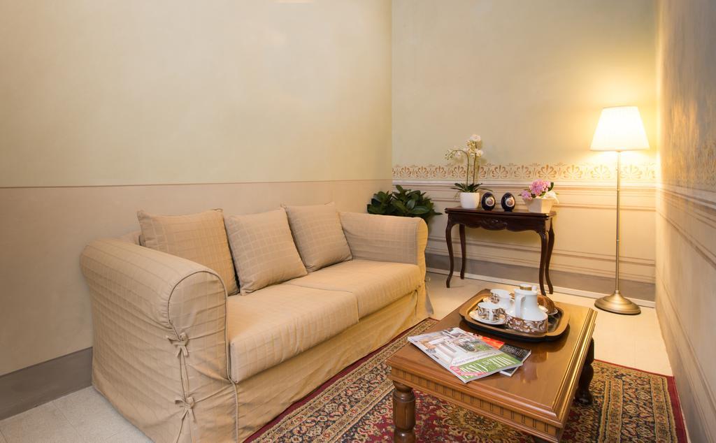 Palazzo Piazza Mazzini Hotel Pescia Bilik gambar